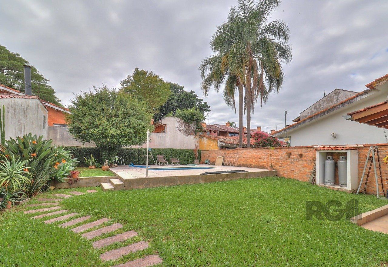 Casa à venda com 5 quartos, 232m² - Foto 32