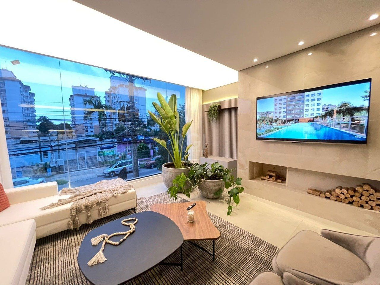 Apartamento à venda com 3 quartos, 103m² - Foto 1