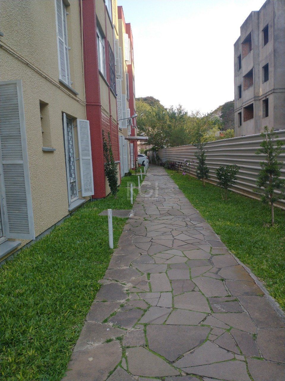 Apartamento à venda com 2 quartos, 64m² - Foto 4