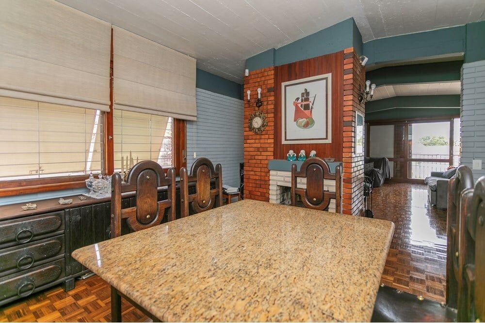 Casa à venda com 3 quartos, 214m² - Foto 4