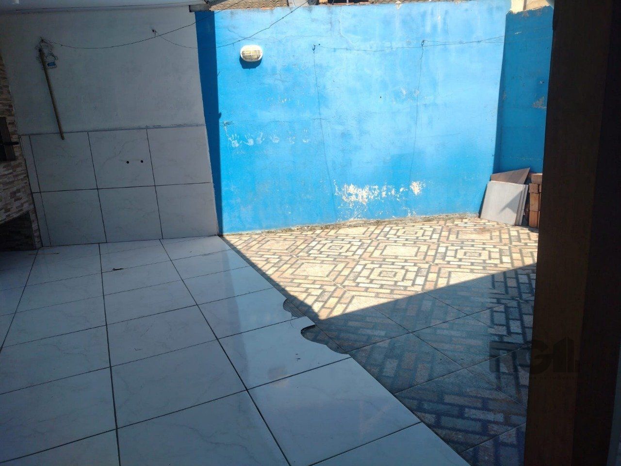 Casa à venda com 2 quartos, 50m² - Foto 2