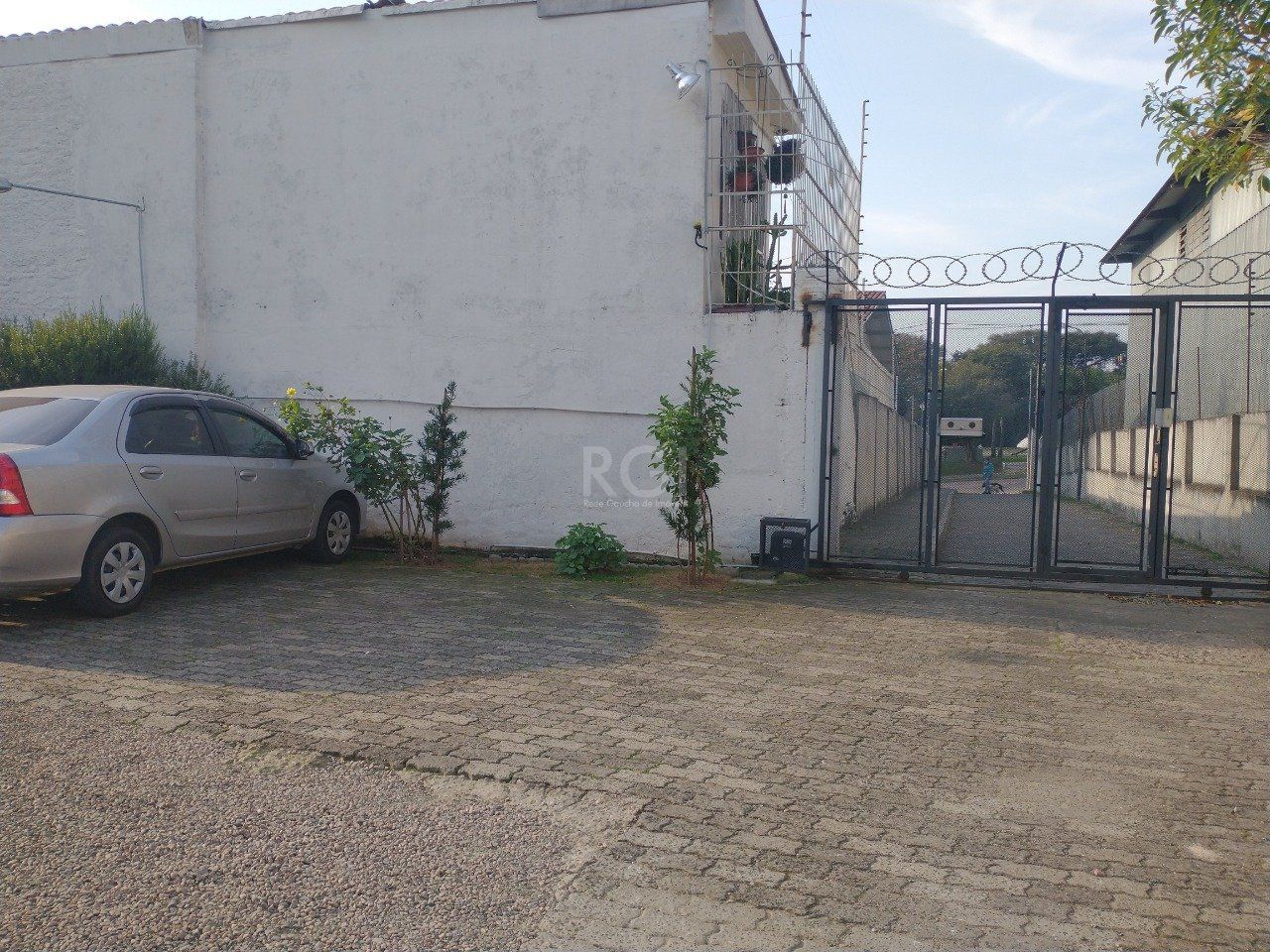 Apartamento à venda com 2 quartos, 64m² - Foto 2