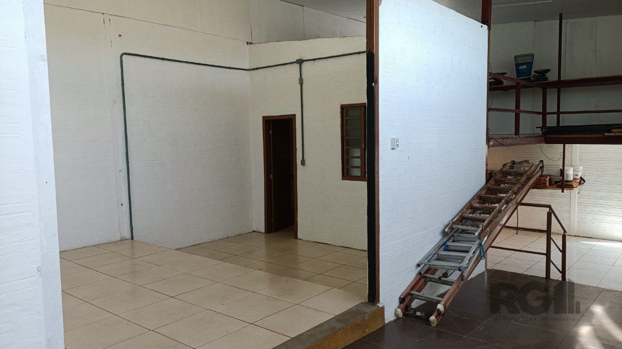 Casa à venda com 2 quartos, 150m² - Foto 3