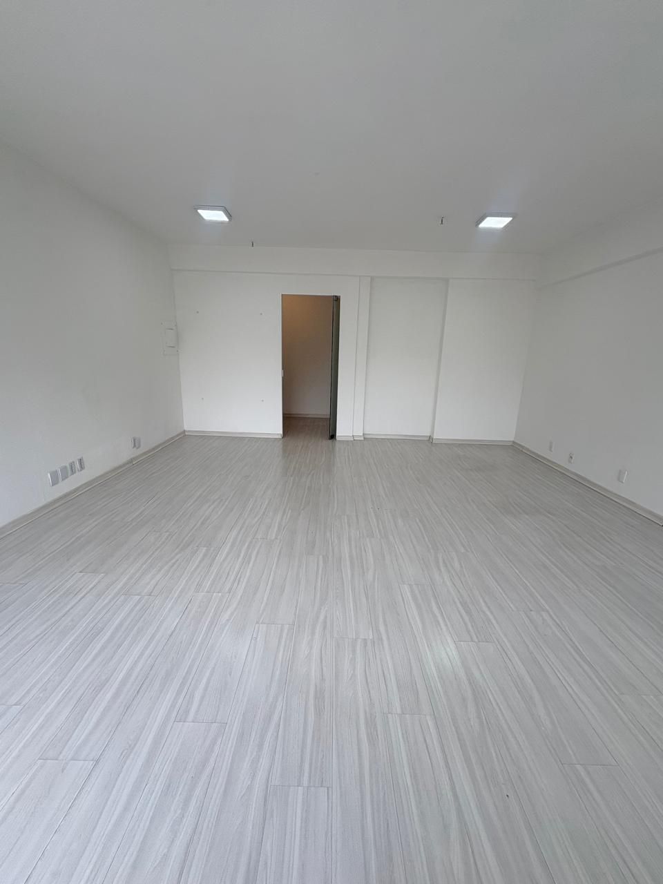 Salão comercial, à venda, 42 m², Floresta - Porto Alegre — foto 4