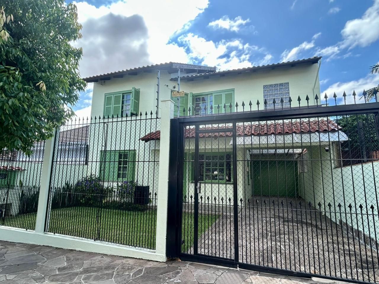 Casa com 3 dormitórios, sendo 1 suíte na bairro Vila Ipiranga