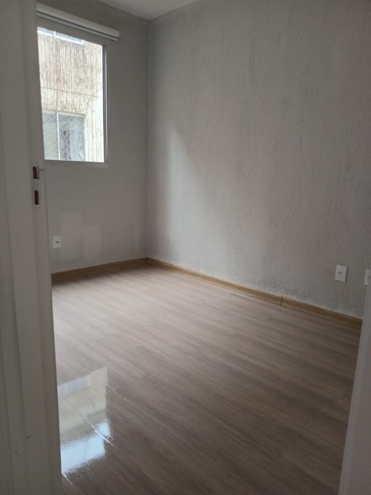 Apartamento com 02 Quartos e 01 Vaga no Bairro Mário Quintana em Porto Alegre