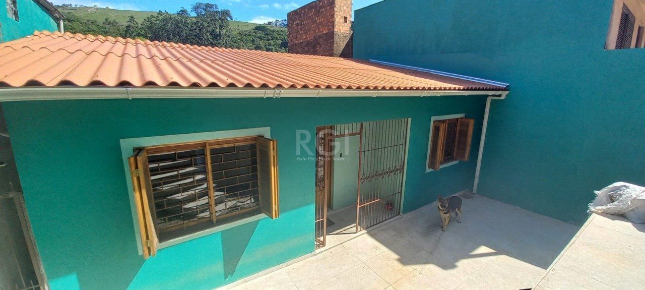 Casa à venda com 3 quartos, 111m² - Foto 1