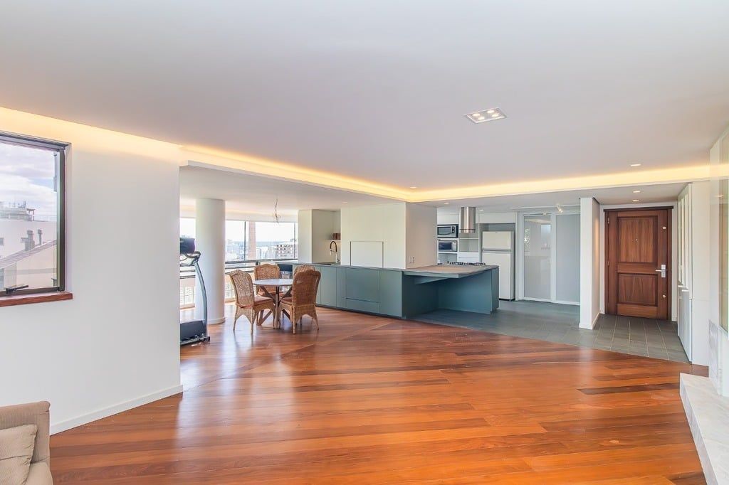 Apartamento à venda com 2 quartos, 170m² - Foto 1