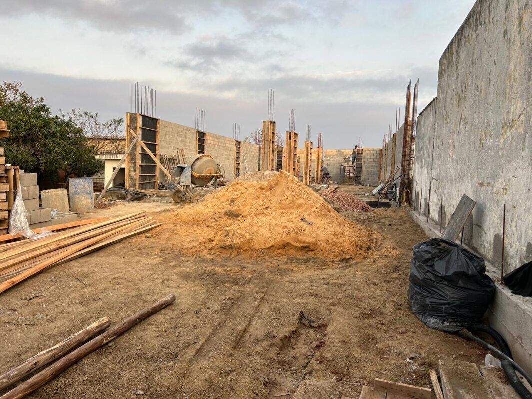 Prédio Inteiro para alugar com 2 quartos, 85m² - Foto 2