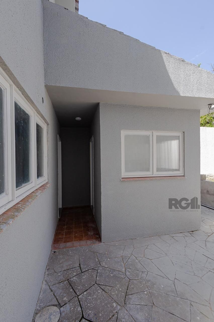 Casa à venda com 3 quartos, 228m² - Foto 4