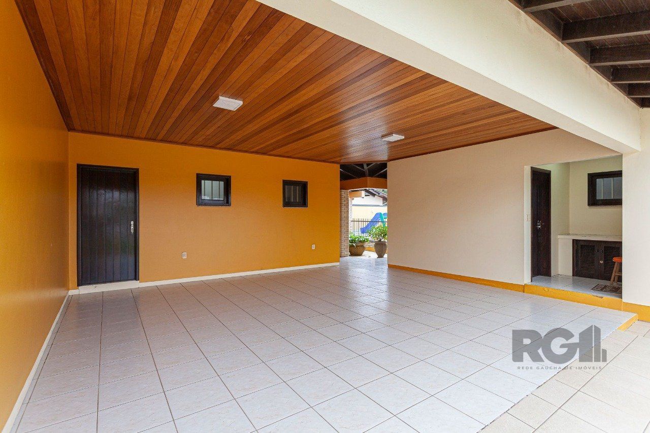 Casa à venda com 4 quartos, 335m² - Foto 5