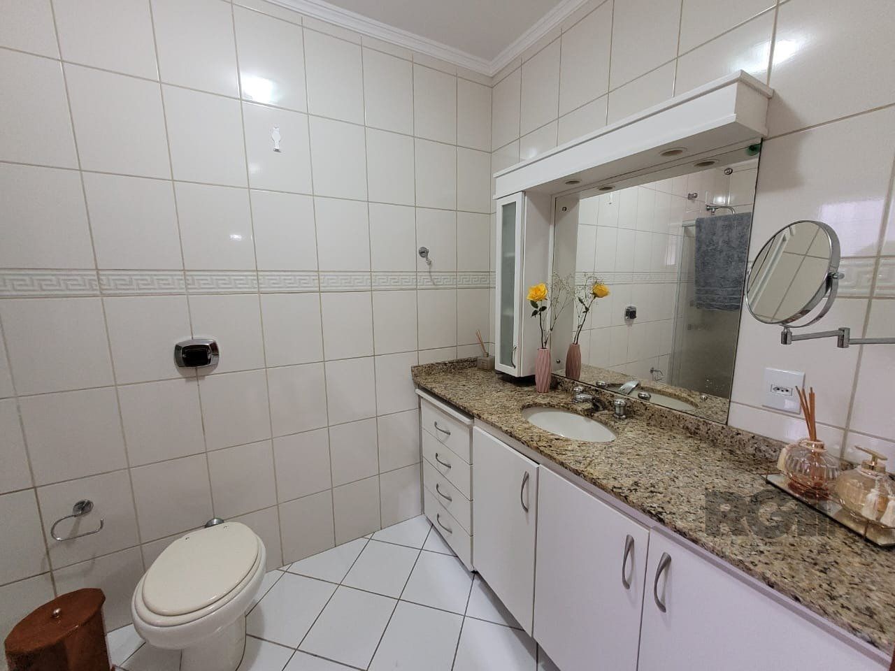 Casa à venda com 3 quartos, 251m² - Foto 8
