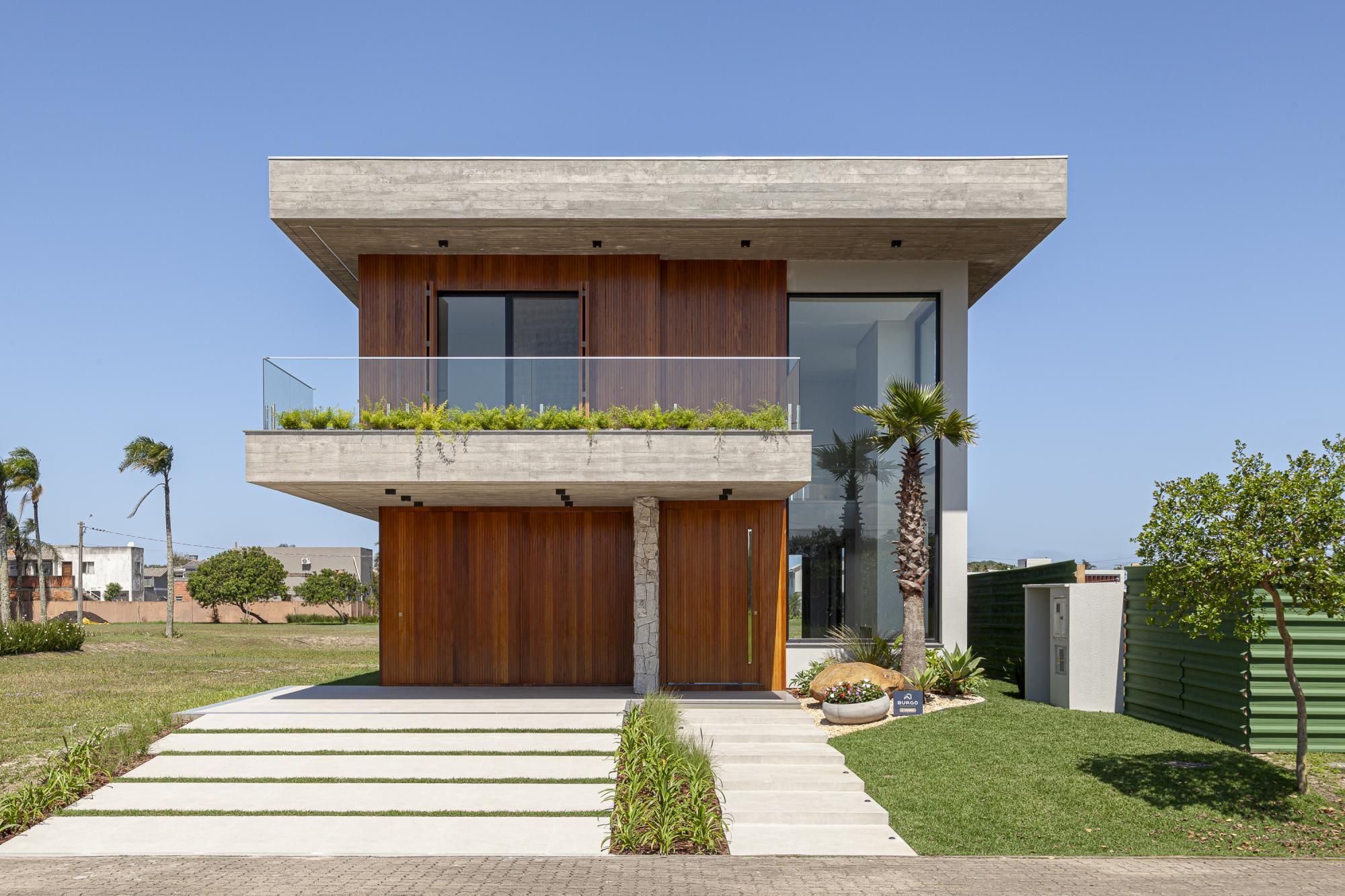 Casa de Condomínio à venda com 4 quartos, 359m² - Foto 1