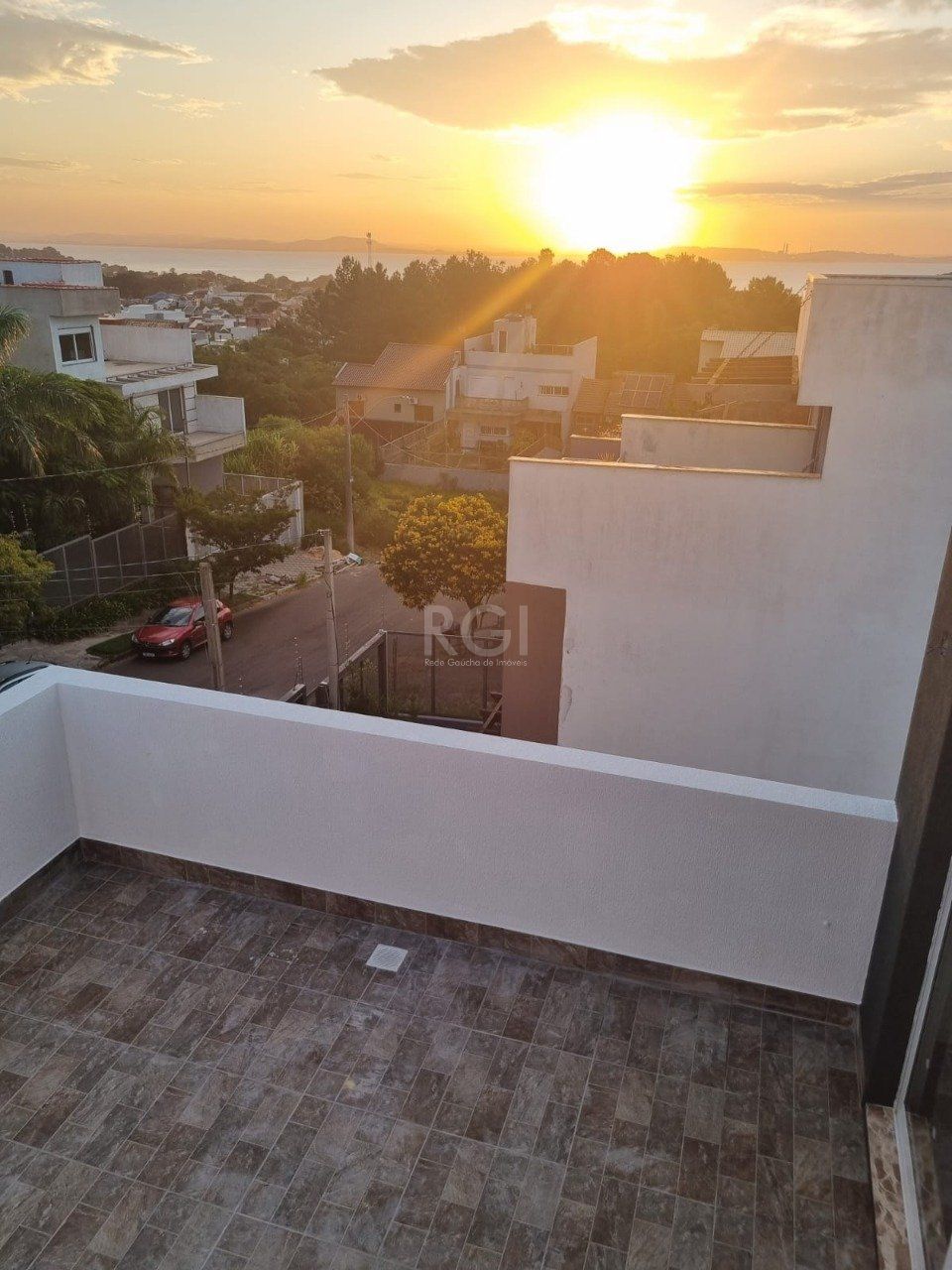 Casa à venda com 3 quartos, 150m² - Foto 1