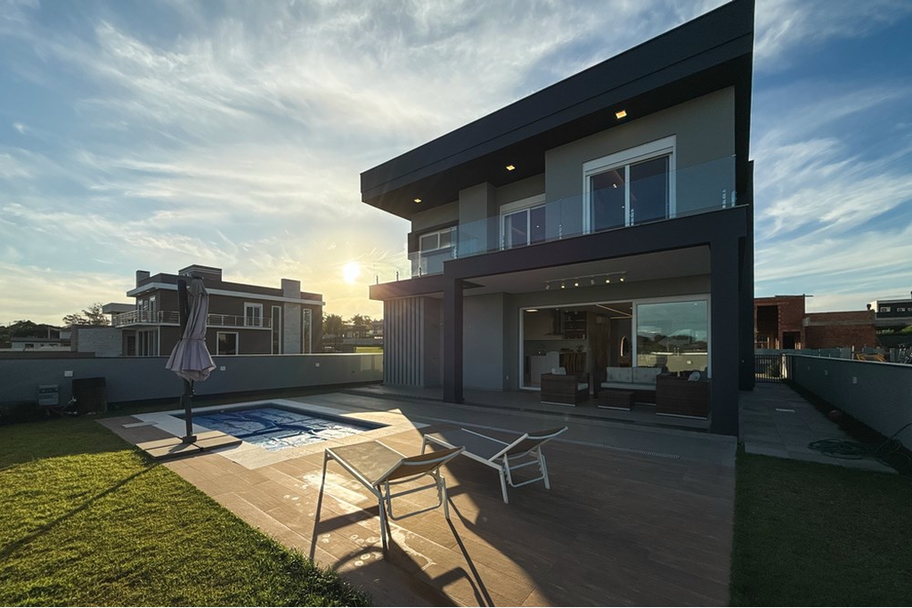 Casa de Condomínio à venda com 4 quartos, 303m² - Foto 8