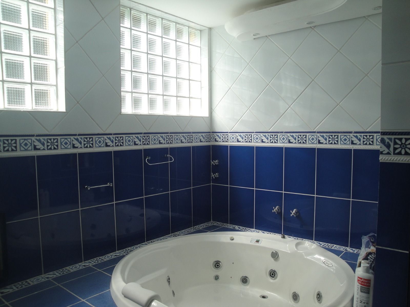 Casa à venda com 2 quartos, 330m² - Foto 6