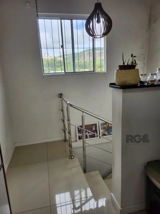 Casa à venda com 4 quartos, 97m² - Foto 2