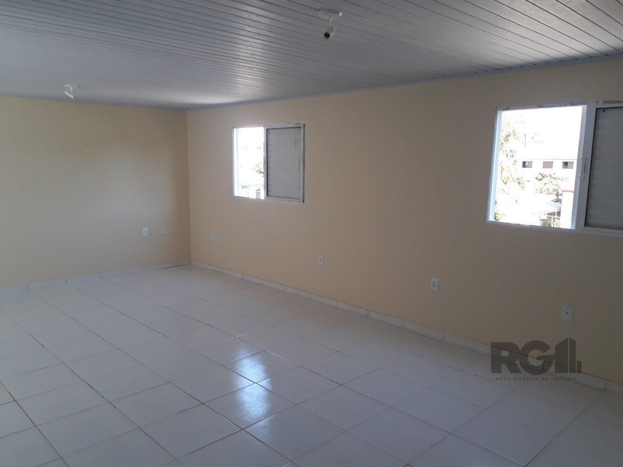 Casa à venda com 8 quartos, 200m² - Foto 57