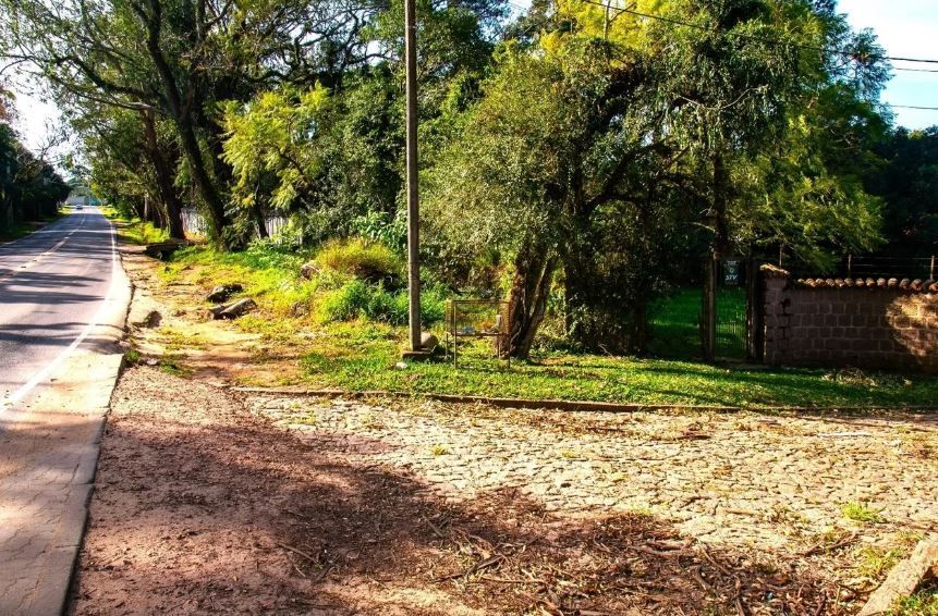 Sítio com 3 casas independentes em Belém Velho