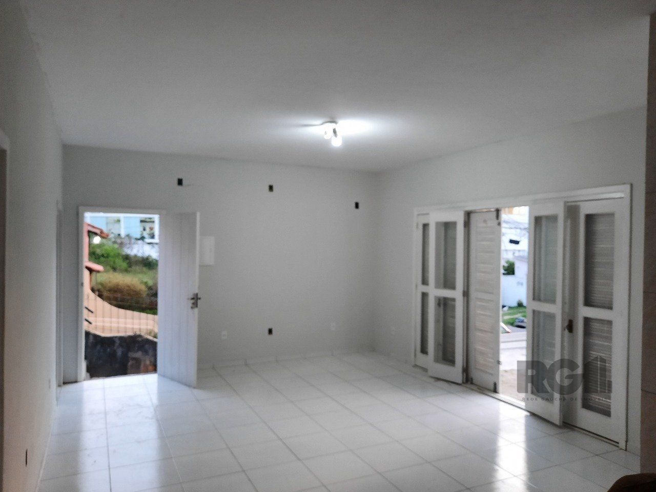 Casa à venda com 8 quartos, 200m² - Foto 13