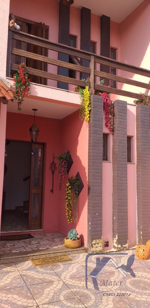 Casa à venda com 4 quartos, 273m² - Foto 2