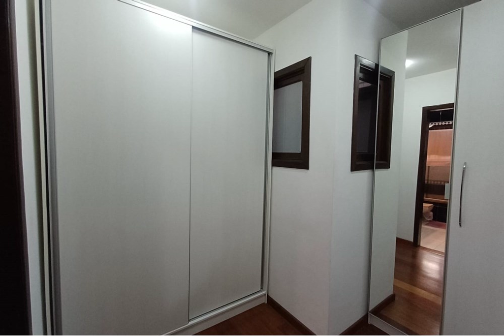 Casa à venda com 3 quartos, 318m² - Foto 6