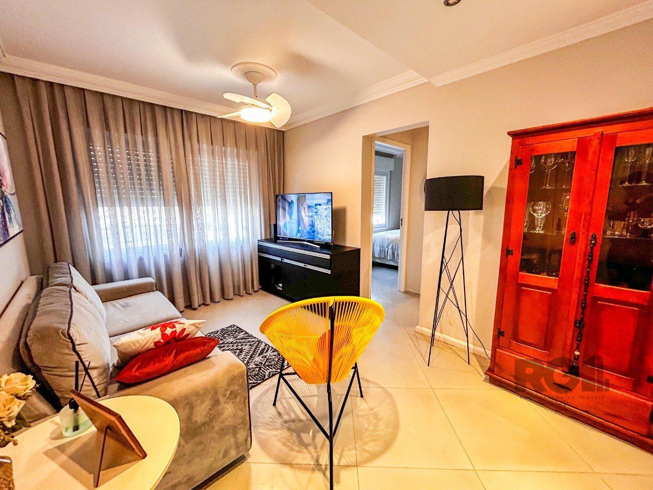 Apartamento à venda com 2 quartos, 67m² - Foto 2