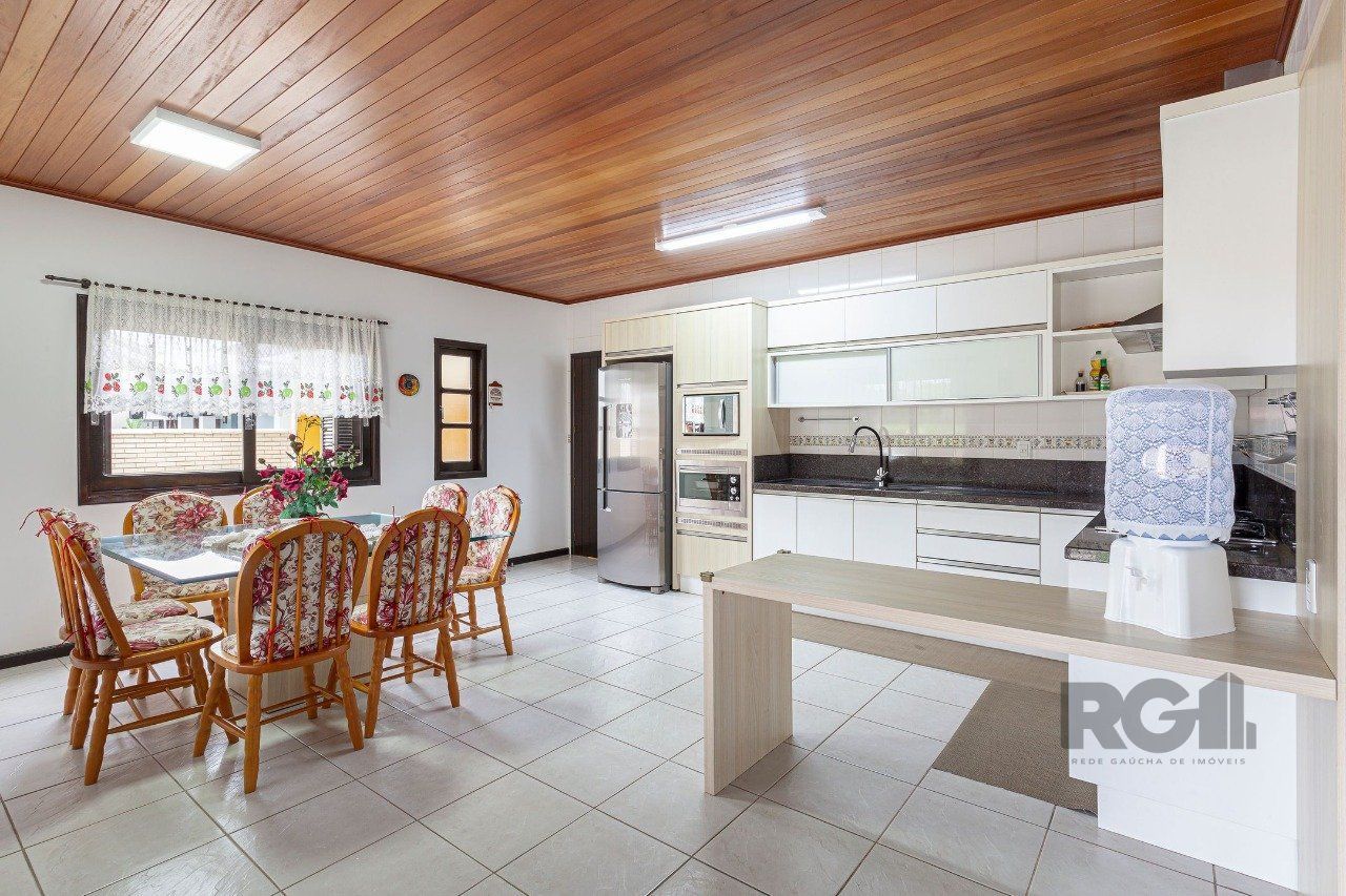 Casa à venda com 4 quartos, 335m² - Foto 17