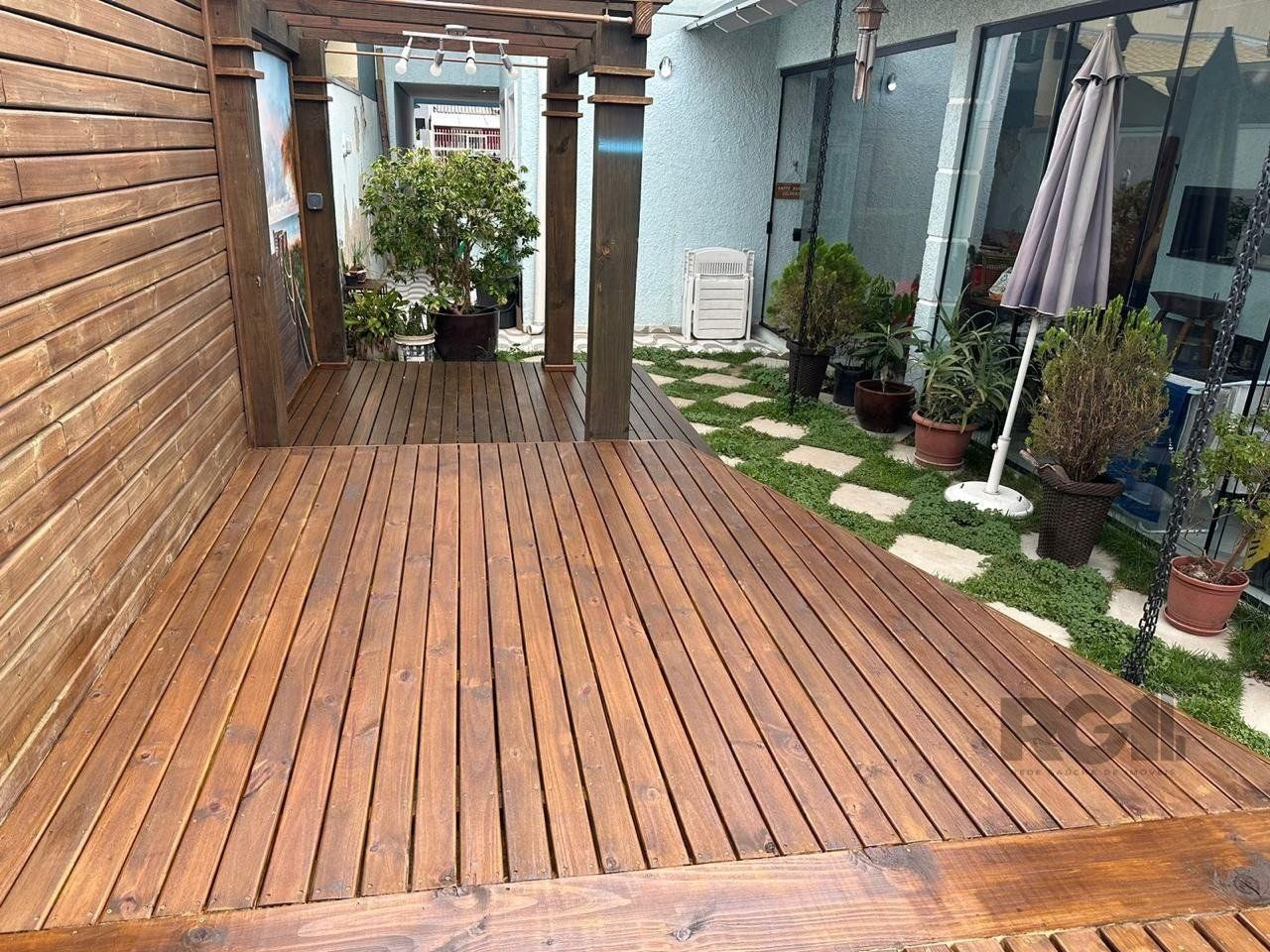 Casa à venda com 3 quartos, 207m² - Foto 3
