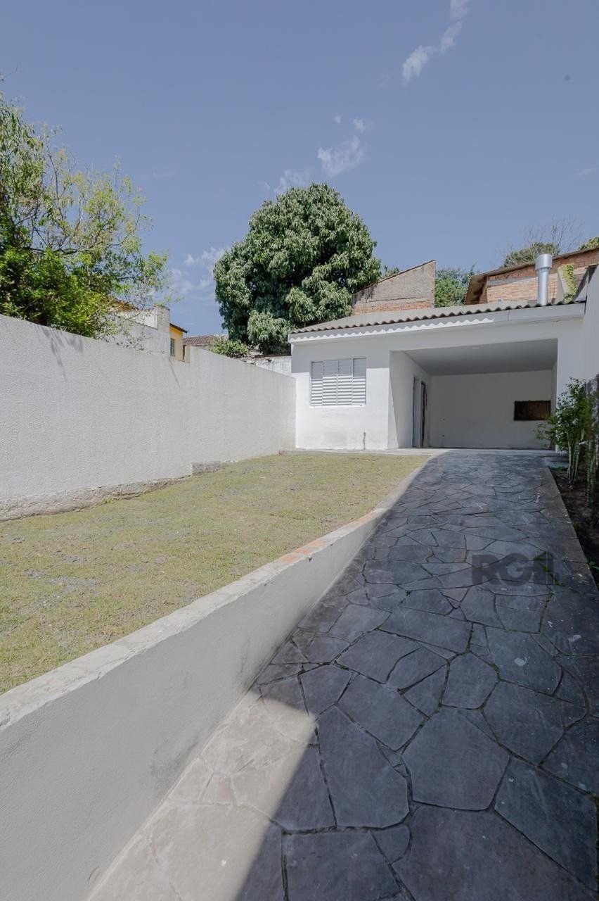 Casa à venda com 3 quartos, 228m² - Foto 3