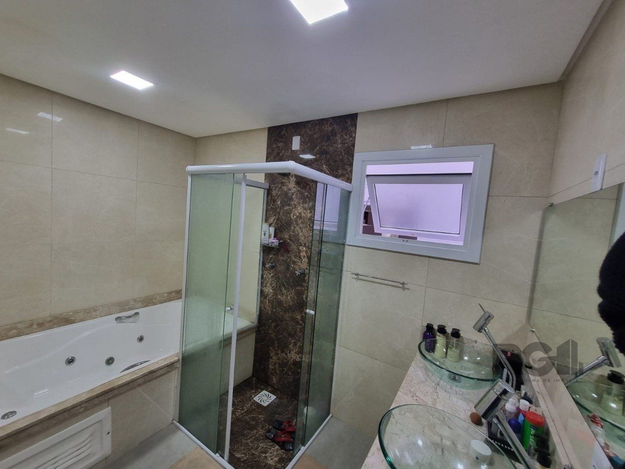 Casa, 3 quartos, 252 m² - Foto 56