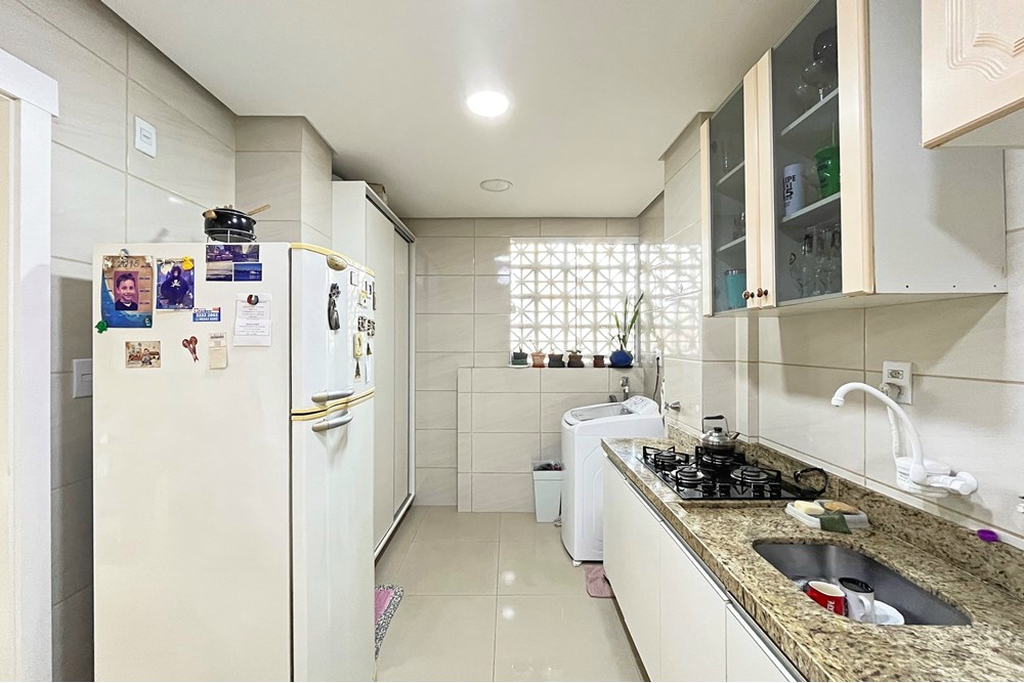 Apartamento à venda com 2 quartos, 62m² - Foto 17