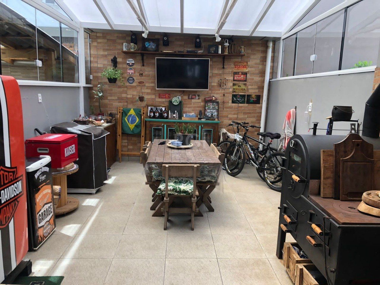 Casa à venda com 3 quartos, 107m² - Foto 1