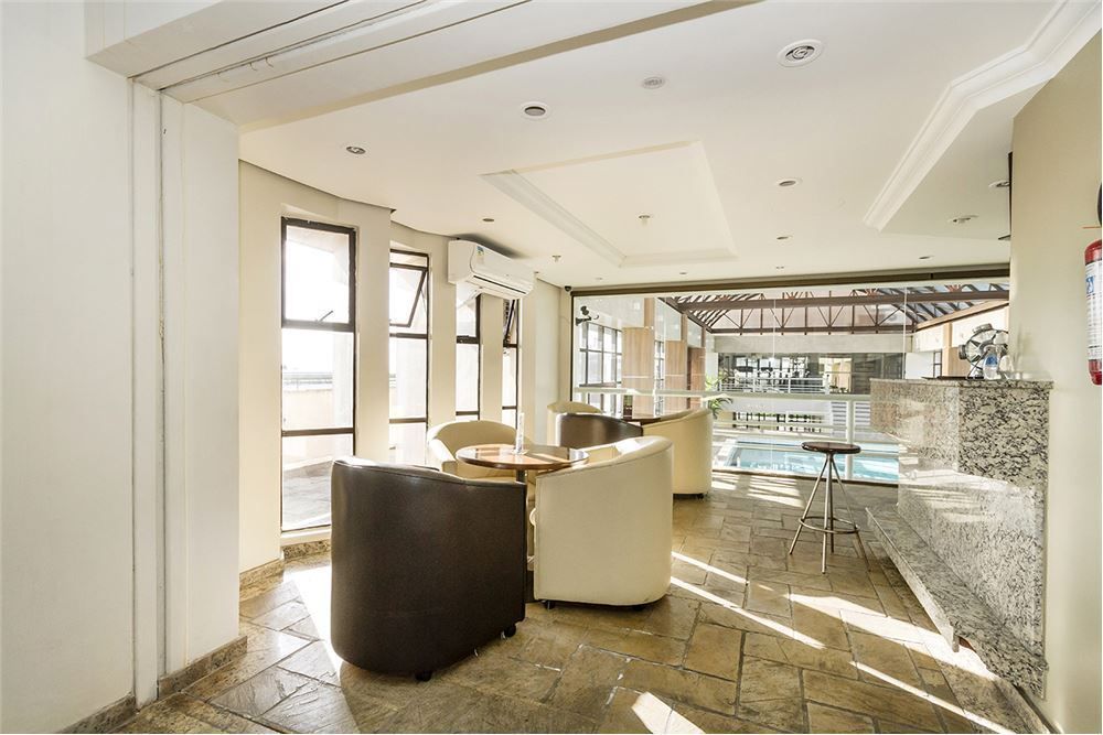 Apartamento à venda com 1 quarto, 57m² - Foto 15