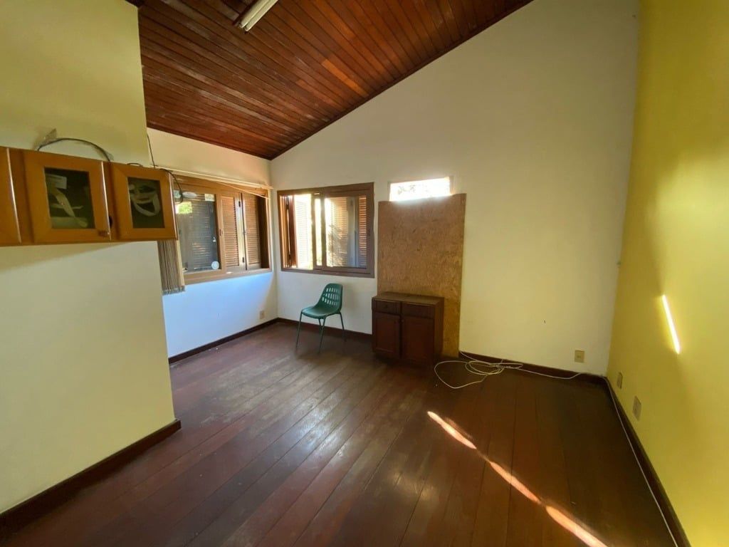 Casa à venda com 4 quartos, 315m² - Foto 5