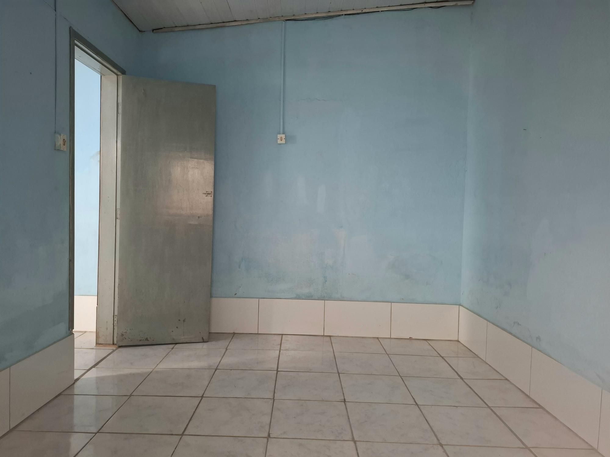 Casa à venda com 2 quartos, 70m² - Foto 4