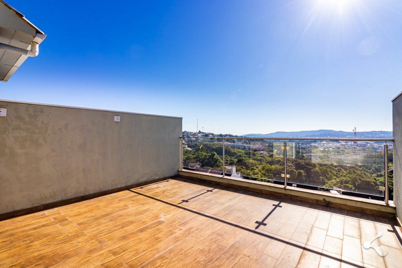 Casa à venda com 3 quartos, 198m² - Foto 1
