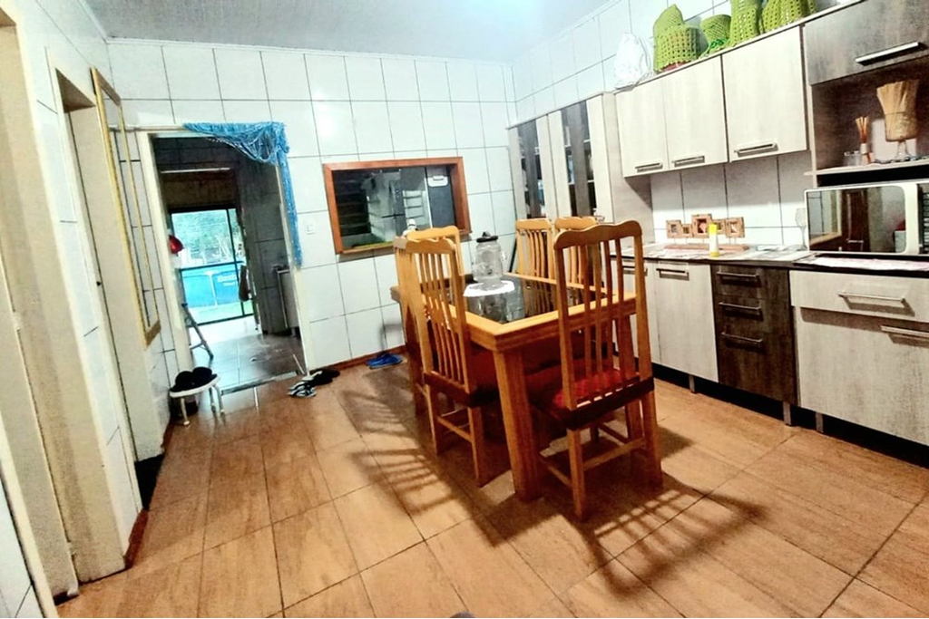 Casa à venda com 3 quartos, 179m² - Foto 2