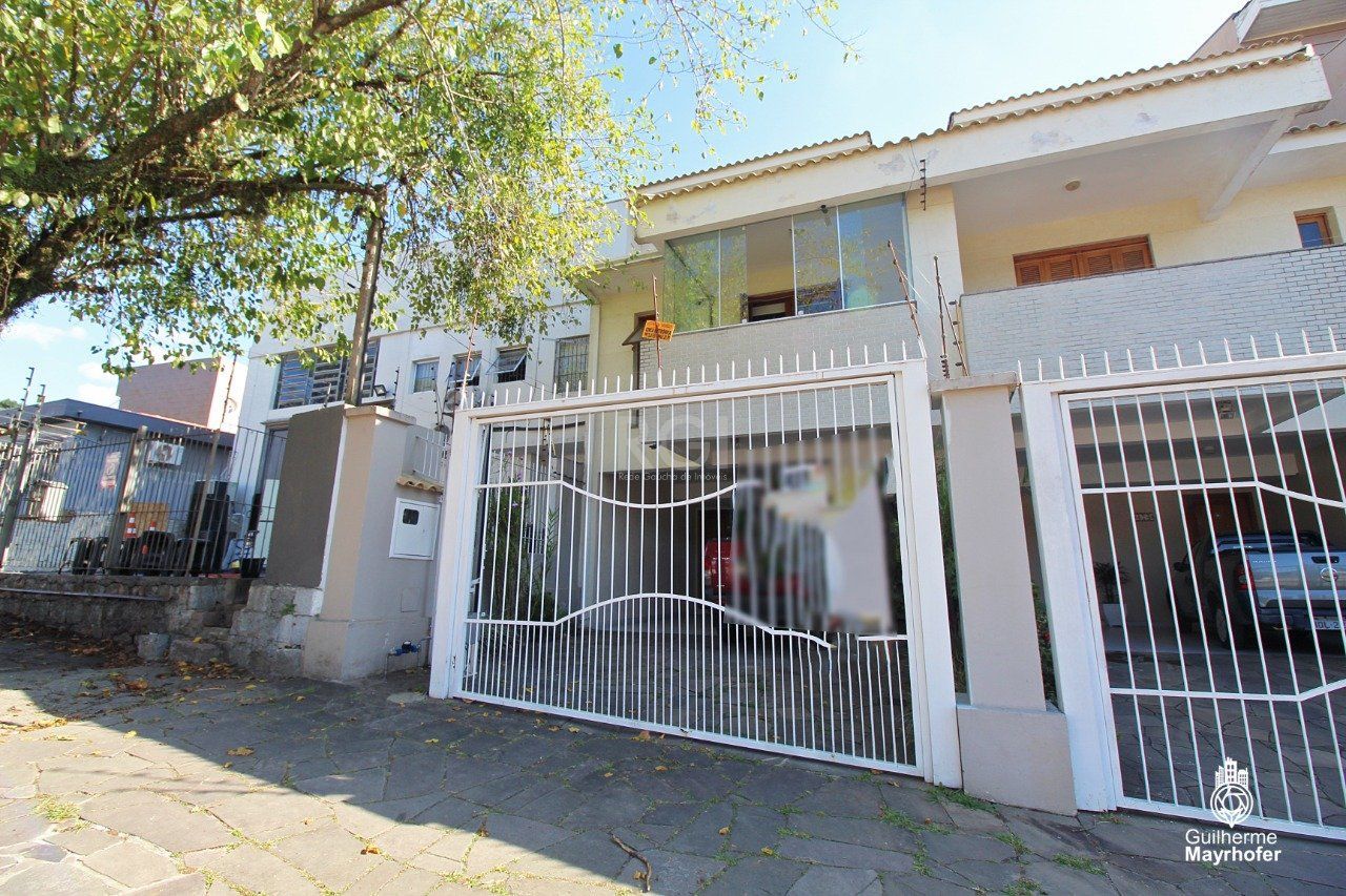 Casa à venda com 3 quartos, 227m², 1 suíte, 2 vagas, Rua Doutor Ernesto Ludwig no bairro Chácara das Pedras em Porto Alegre