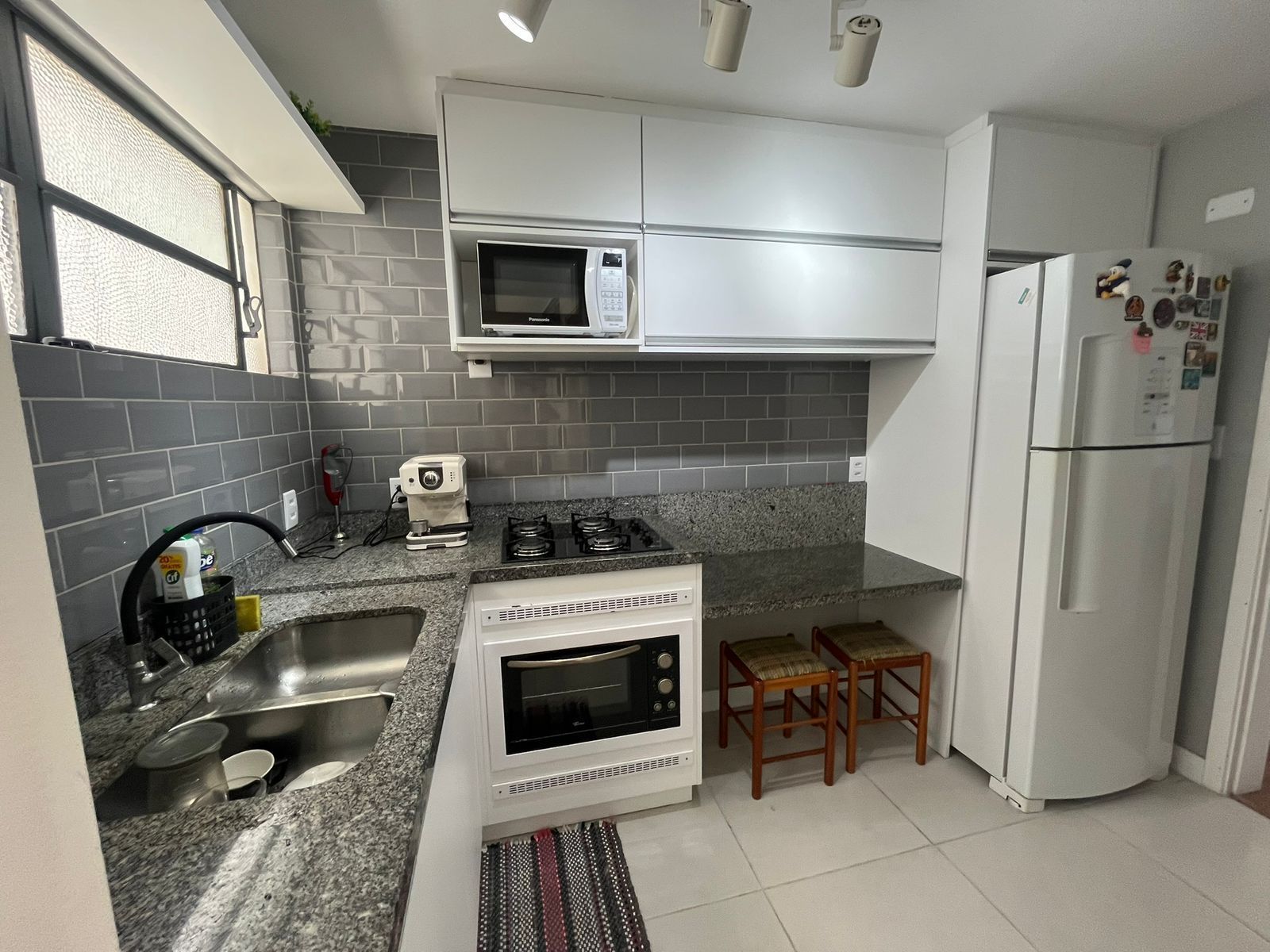🏡 Apartamento semimobiliado reformado próximo à Redenção – Ed. Diadema