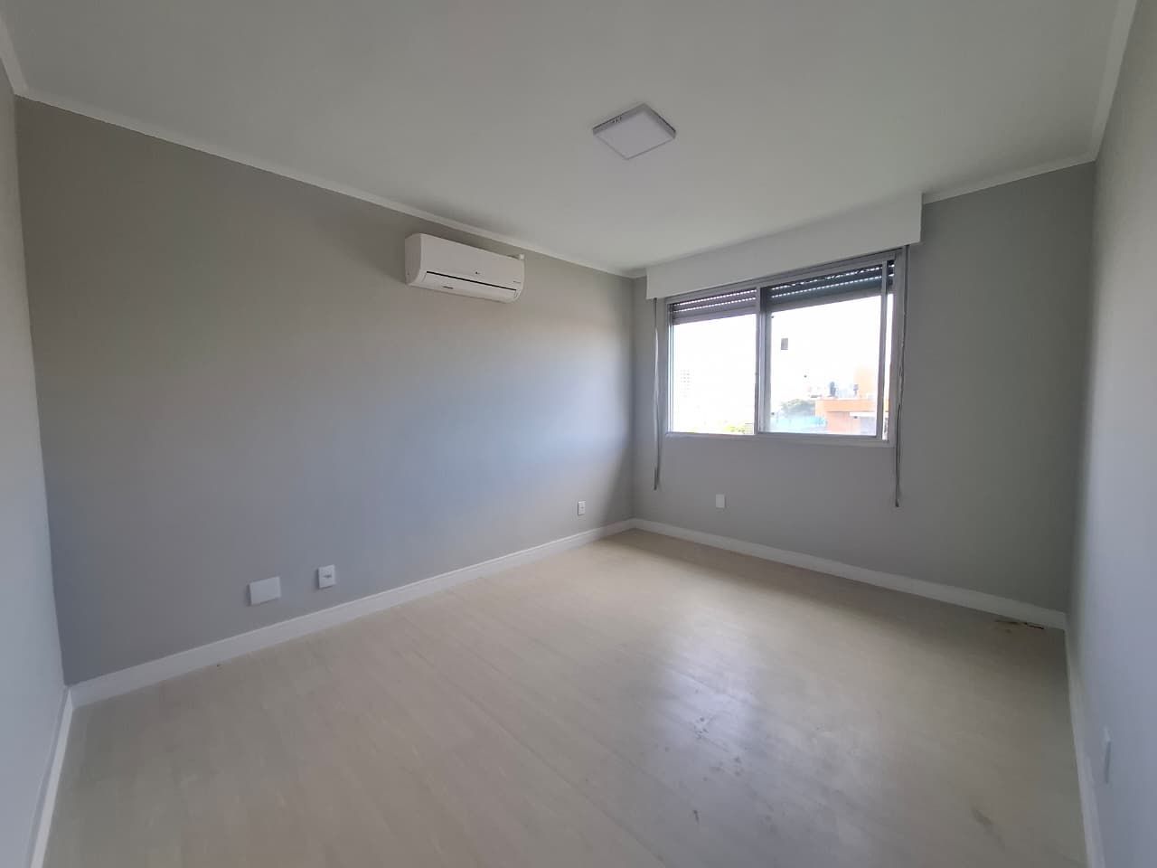 Apartamento à venda 2 quartos com vaga reformado na Cidade Baixa Porto Alegre