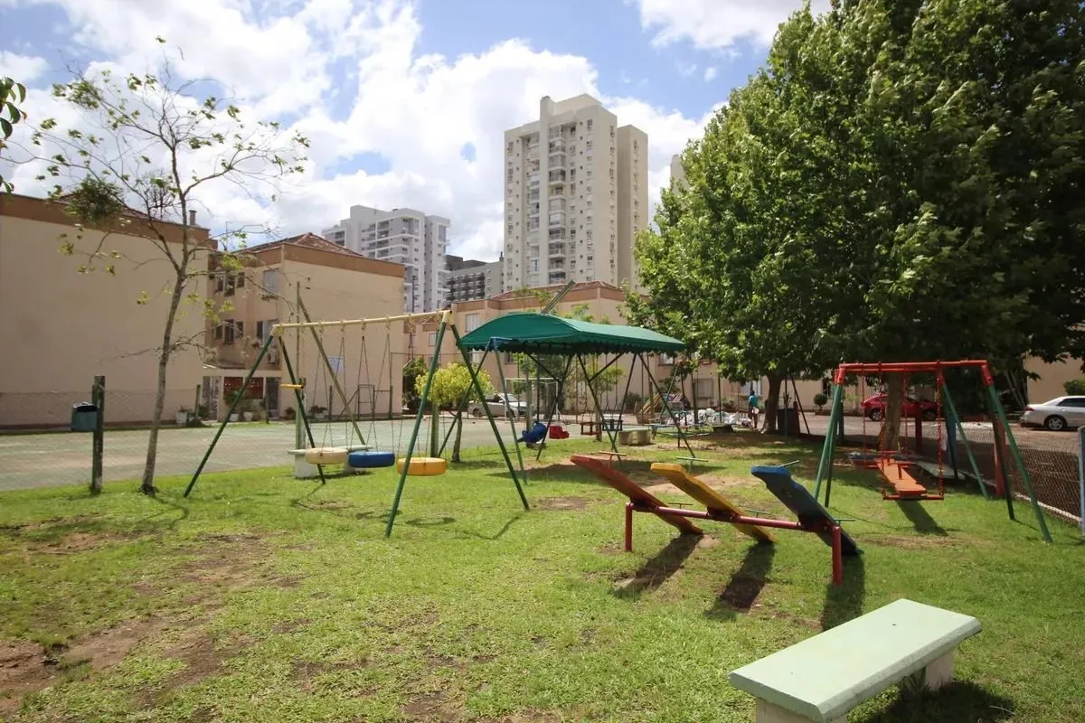 Apartamento, 3 dormitórios no bairro Passo da Areia em Porto Alegre para Comprar