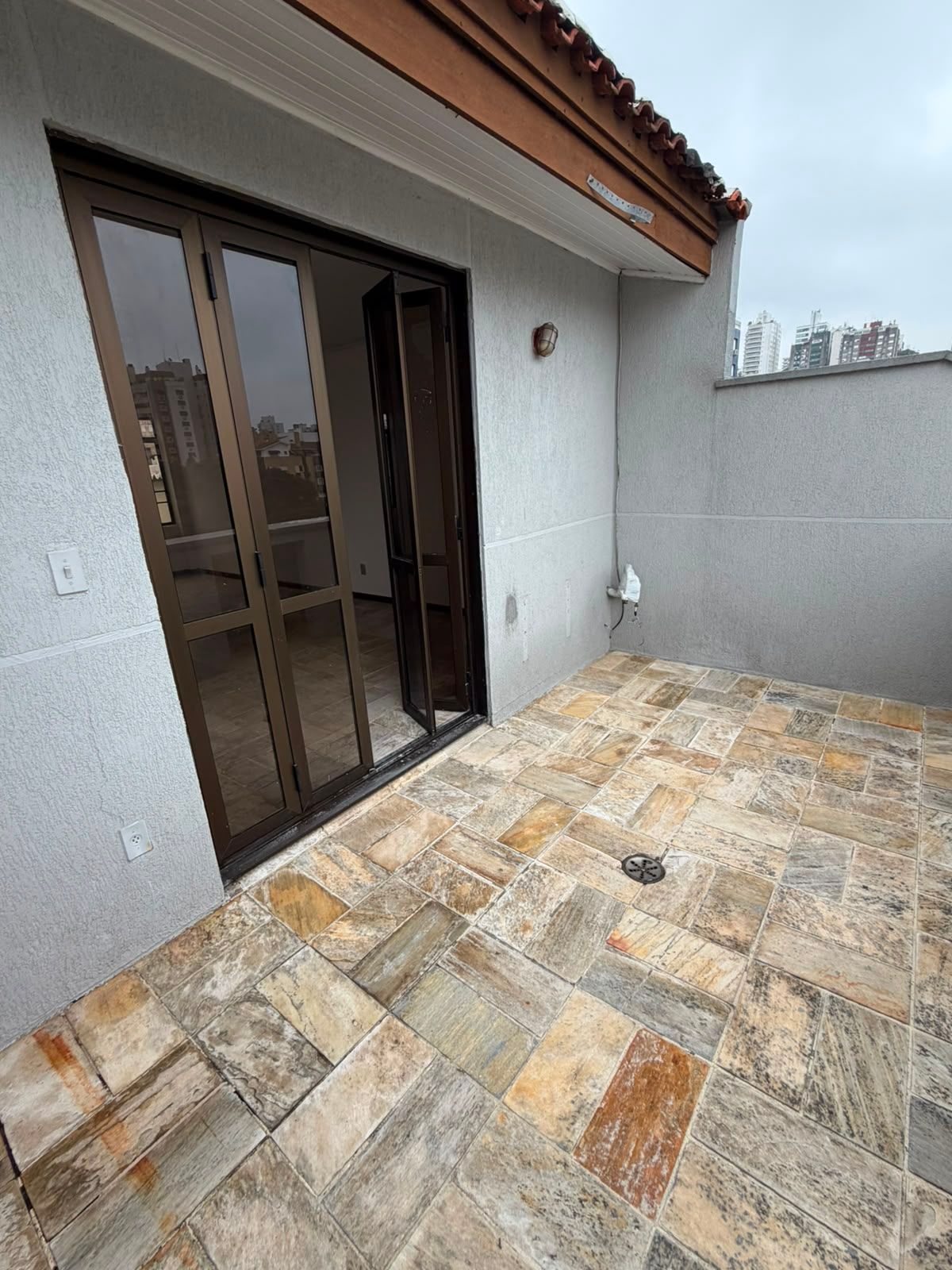Sala Comercial de Cobertura à Venda – 91 m² Privativos na Av. Cel. Lucas de Oliveira