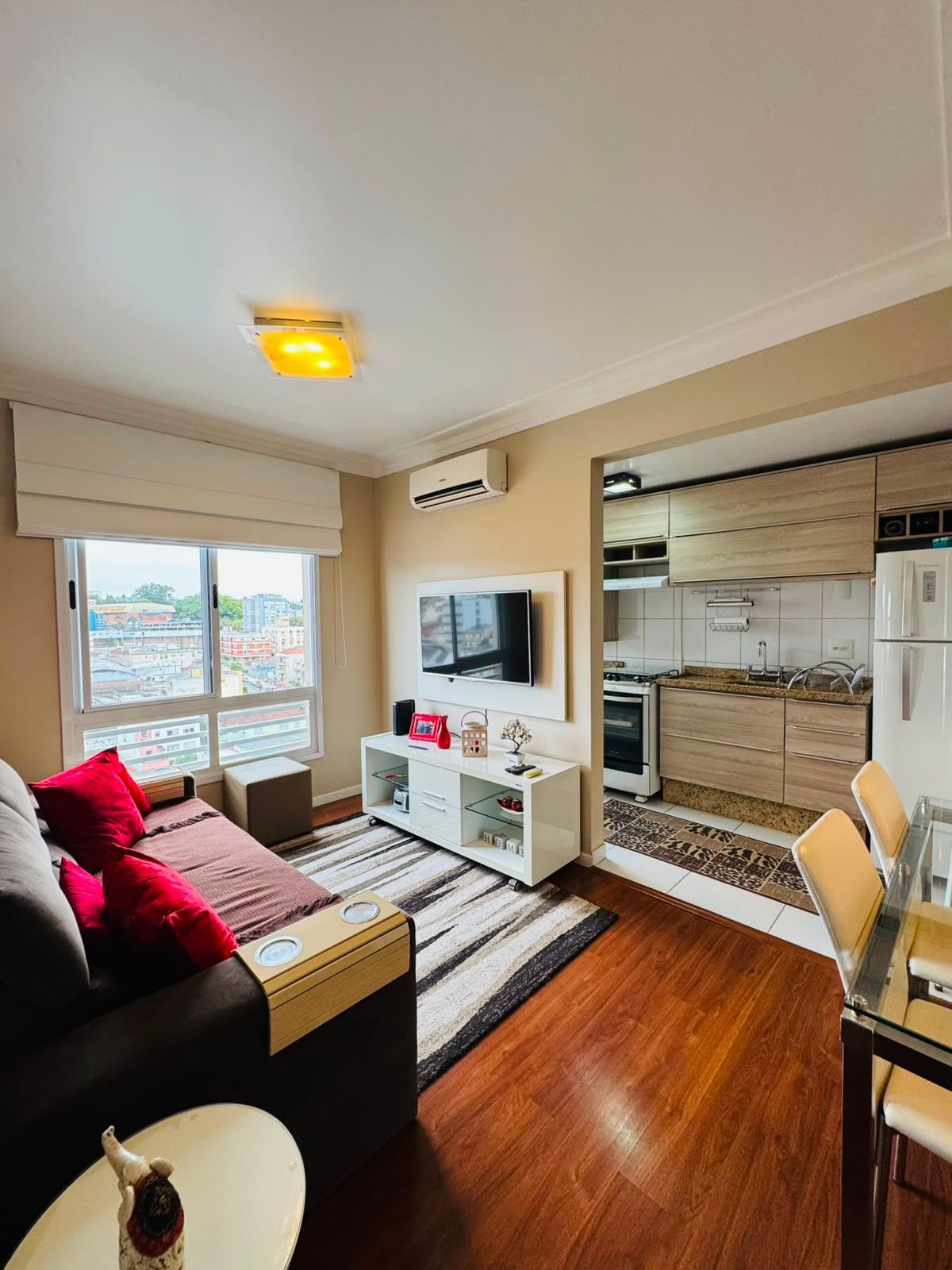 Apartamento Semimobiliado à Venda no Bairro Partenon – 2 Dormitórios, 1 Suíte, Elevador e Vaga de Garagem