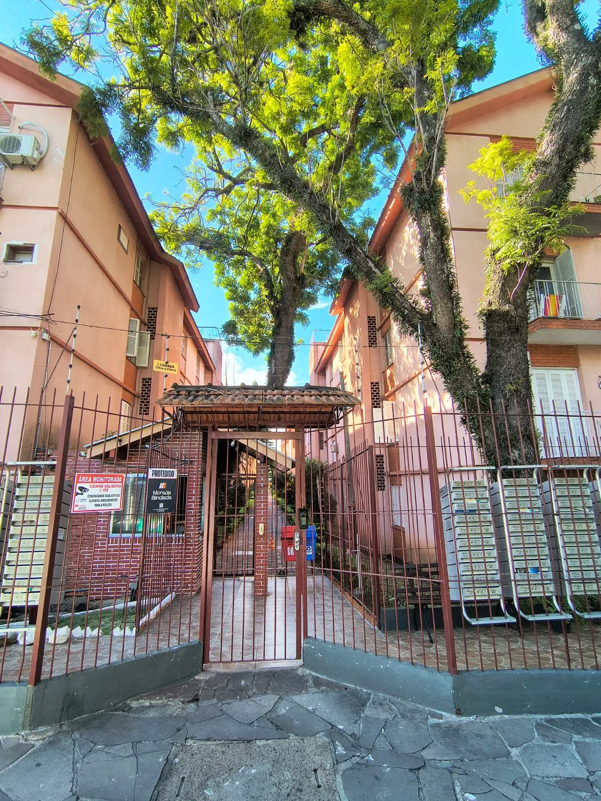 Apartamento à venda com 46m², 2 quartos no bairro Menino Deus em Porto Alegre