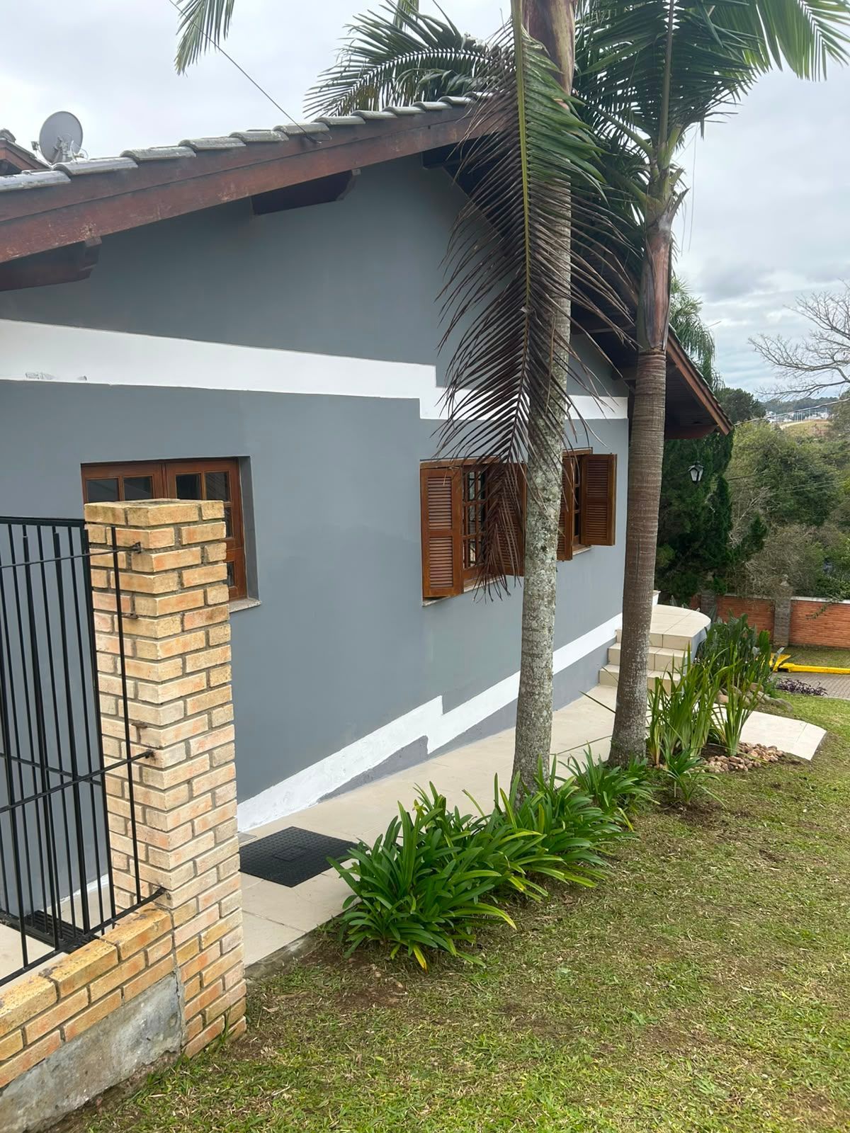 Casa com 3 Quartos, Suíte, Piscina e Lareira no Condomínio Cantegril Fase 4 em Viamão