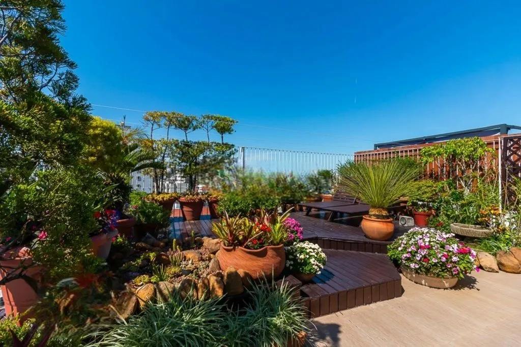 Cobertura Reformada com Terraço, Espaço Gourmet e Vista da Cidade