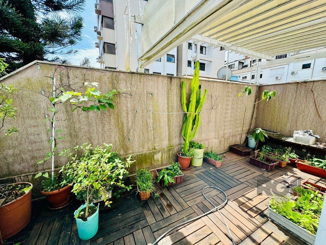 Apartamento à venda com 2 quartos, 68m² - Foto 2