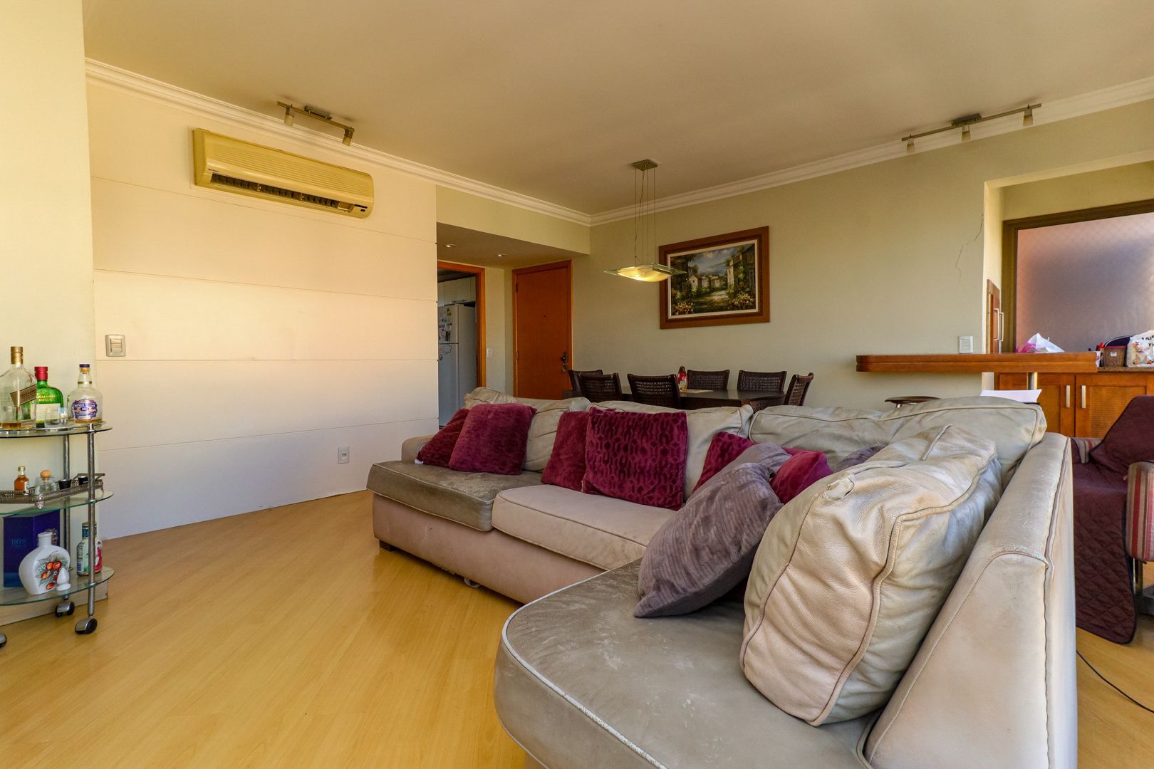 Apartamento Impecável com Vista Panorâmica, 2 Suítes e Living Ampliado