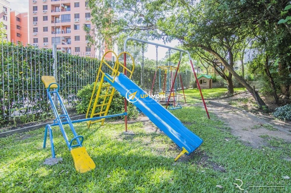 Apartamento Semimobiliado com 3 Dormitórios e Infraestrutura Completa